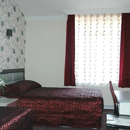 Elit Hotel 3*