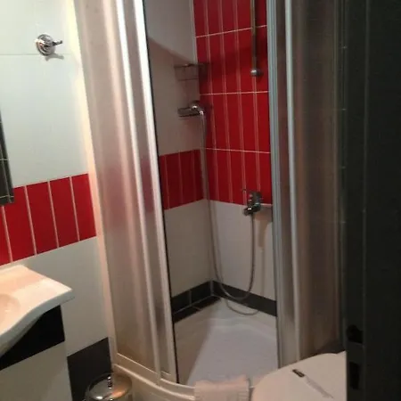 Elit Hotel 3*